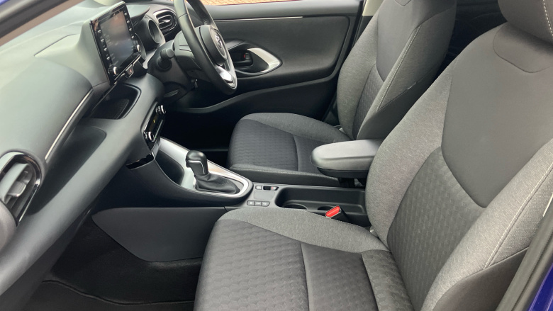 Toyota Yaris 1.5 Hybrid Design 5dr CVT Hybrid Hatchback